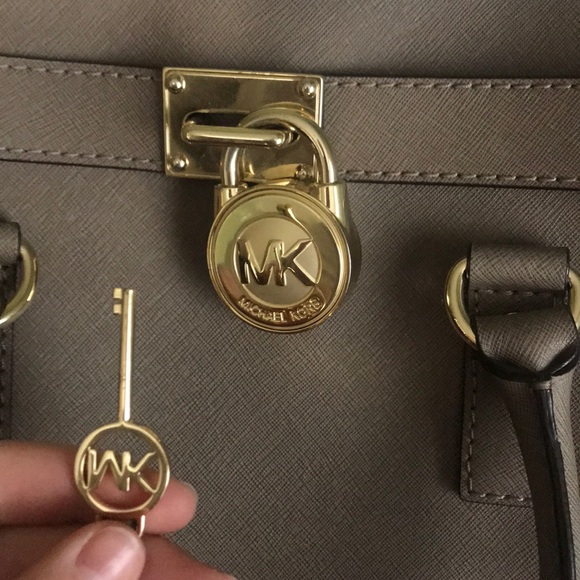 Michael Kors Leather Purse - Picture 5 of 8